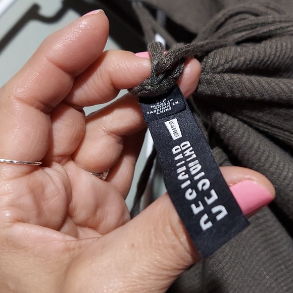 Very Stretchy army green dress with long sleeves - Picture 4 of 6